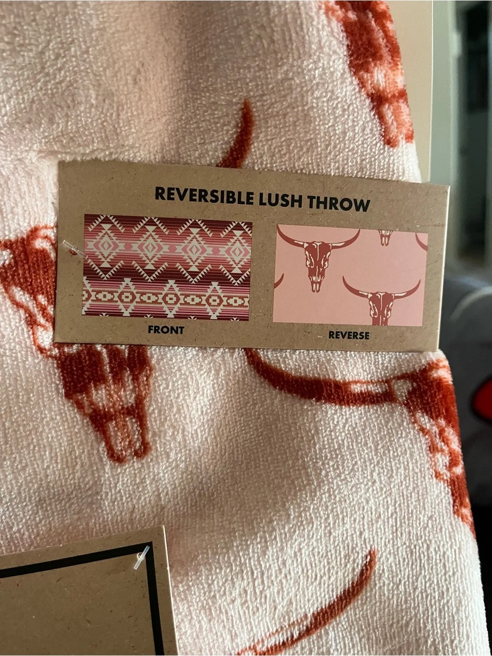 Wrangler Reversible Plush Throw Blanket - Pink & Rust